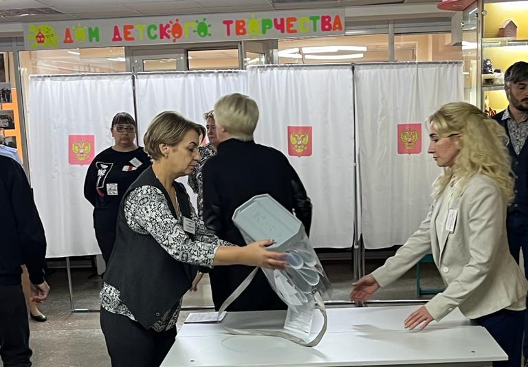 УИК приступили к подсчету голосов